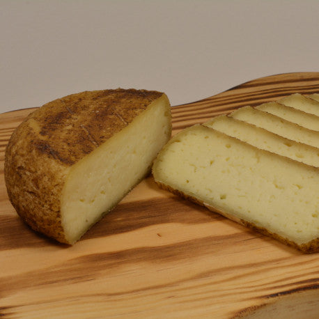 Fromage de brebis affiné de taille moyenne au poivre - Sapata de Queijaria